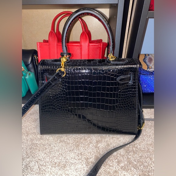 NWOT Akira Mock Croc Patent Leather Bag with Top Handle - Picture 2 of 6
